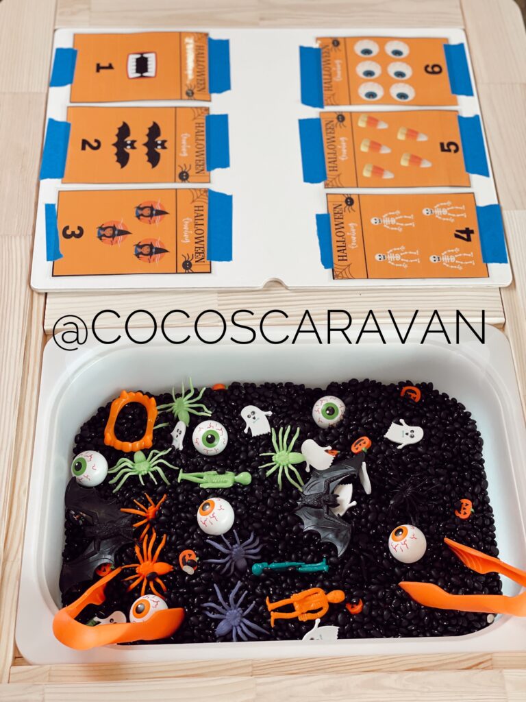 Halloween sensory bin activity to help your kids learn how to count