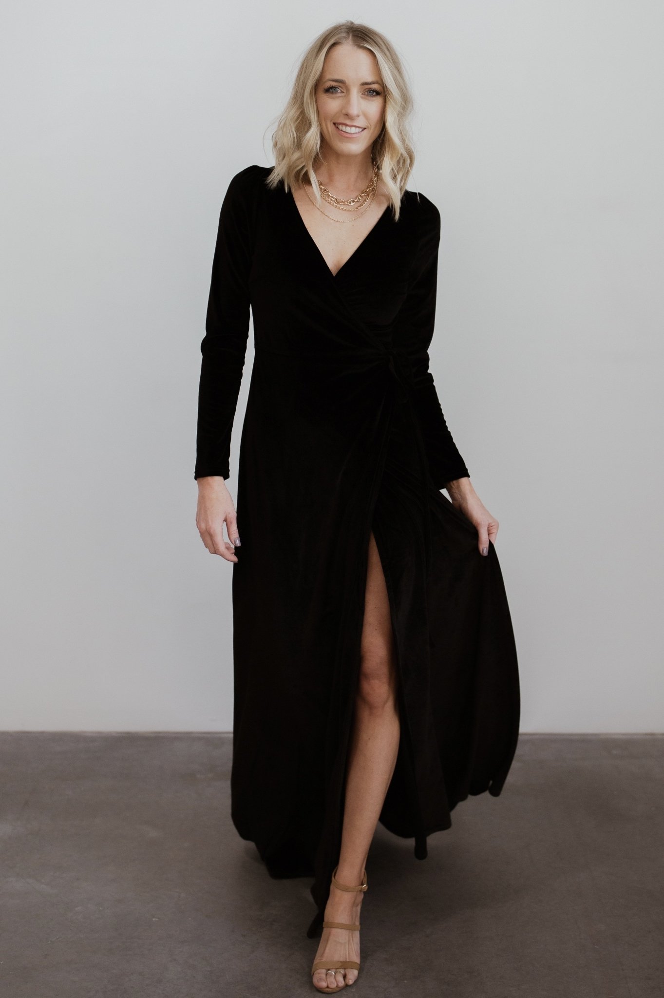 esmerelda-velvet-wrap-maxi-dress-black-440751_1920x.progressive