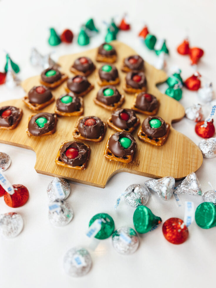 Pretzel Christmas Treats