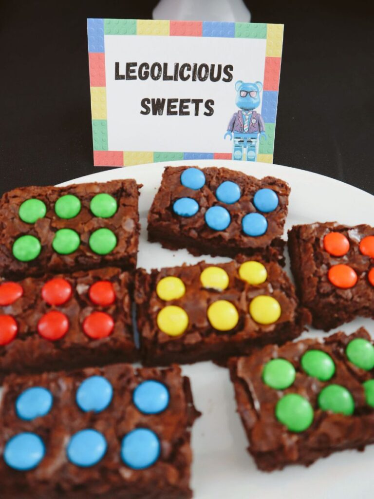 If you are looking for Lego party food ideas you have come to the right place. You’ll find great ideas for food at your kids Lego party. I love when the food goes along with the theme and I had fun coming up with ideas that worked with Legos. You will also find free printable food labels below.